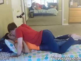 Homemade bareback session with two cute twinks jizzing