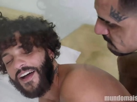 Casal que estava brigado faz as pazes e v&atilde;o pra cama transar e curtir.